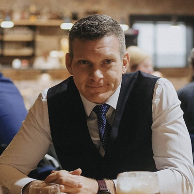 Kamil Popelák vs STAV group a „mizející“ stížnosti: redakce prověřuje zásahy do facebookové skupiny a dopady na práva spotřebitelů