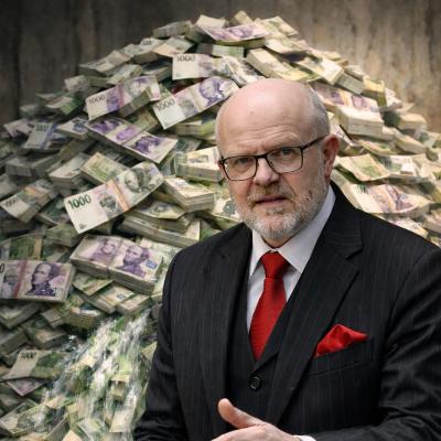 Otakar Smolík inkasoval téměř osm milionů, zatímco pojišťovna mířila do ztráty